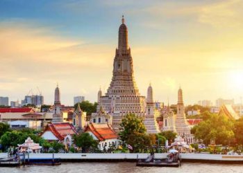 Grand Palace, Maharaj Market & Wat Arun Tour