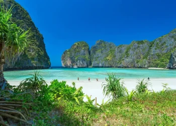 Phi Phi Lay