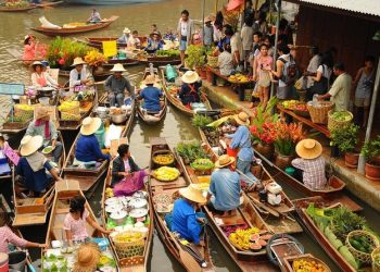 Amphawa Floating Market & Maeklong Railway Market Full-Day Guided Tour