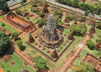 Ayutthaya Historical Park Full-Day Guided Tour with Optional Transfers