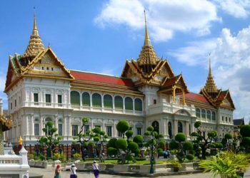 Grand Palace & Wat Phra Kaew Walking Tour