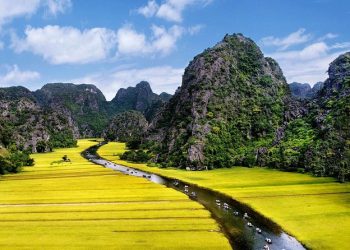 Hoa Lu - Tam Coc Day Trip
