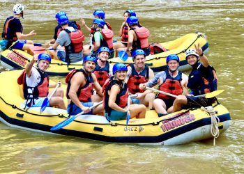 Guided Raging Thunder Rafting Experience at Barron River