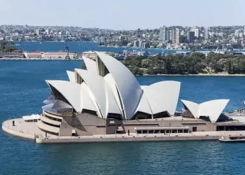 Guided Walking Tour of Sydney Opera House 1
