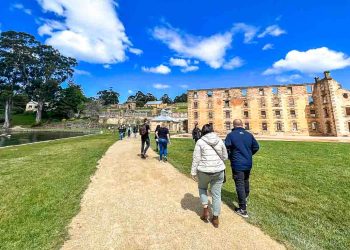 Hobart to Port Arthur Bus Service